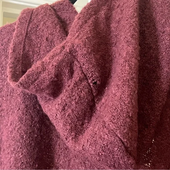 World Market Hooded Shawl with Pockets - Picture 4 of 5